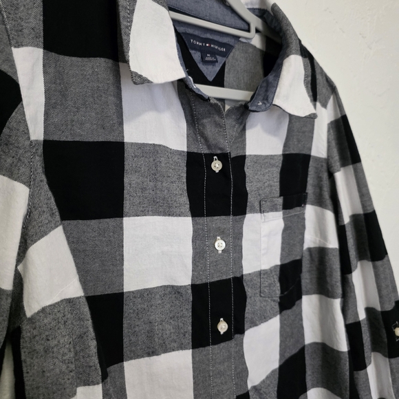 Tommy Hilfiger Black And White Plaid Top Size Medium - Picture 5 of 11